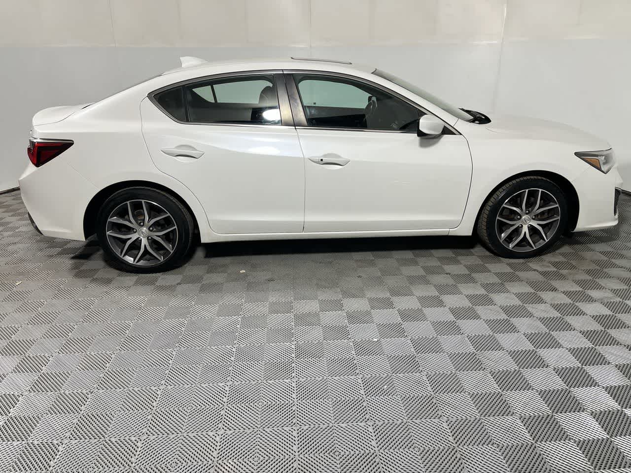 2019 Acura ILX w/Premium Pkg