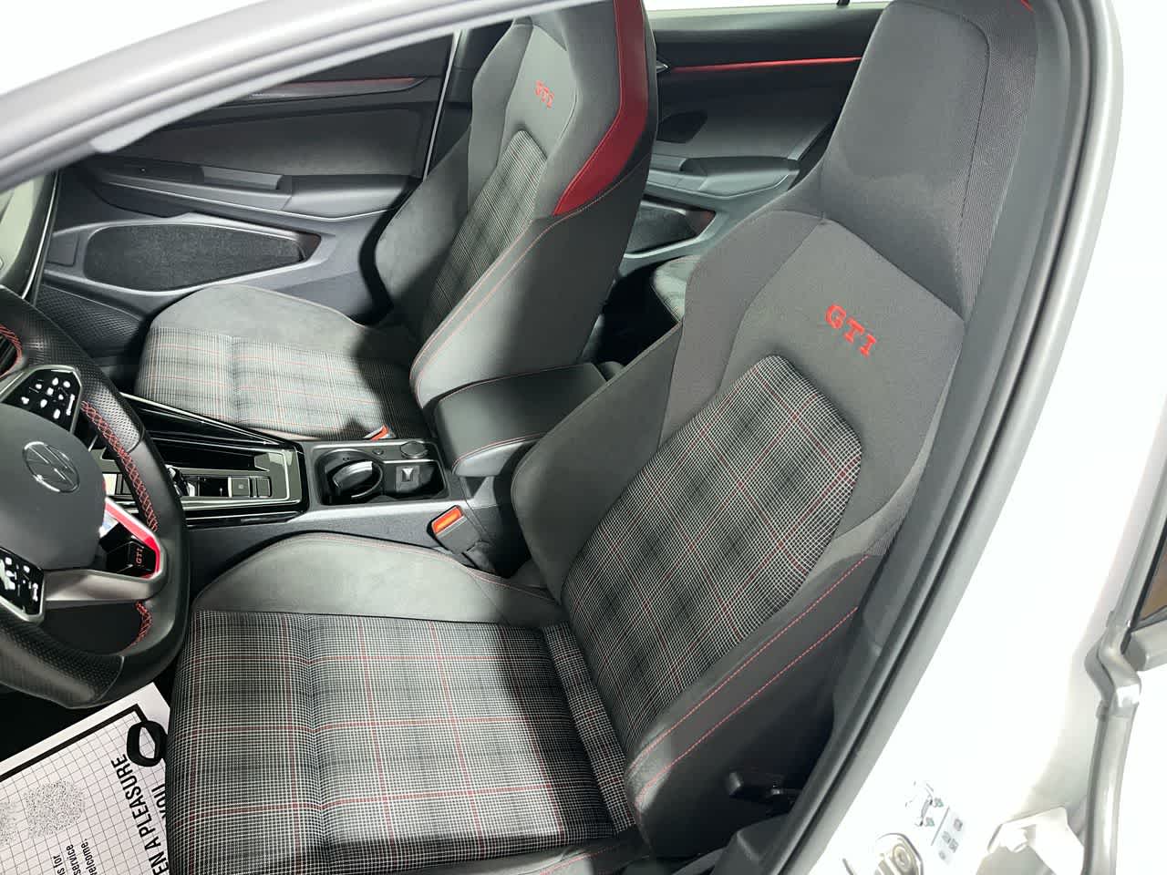 2023 Volkswagen Golf GTI SE