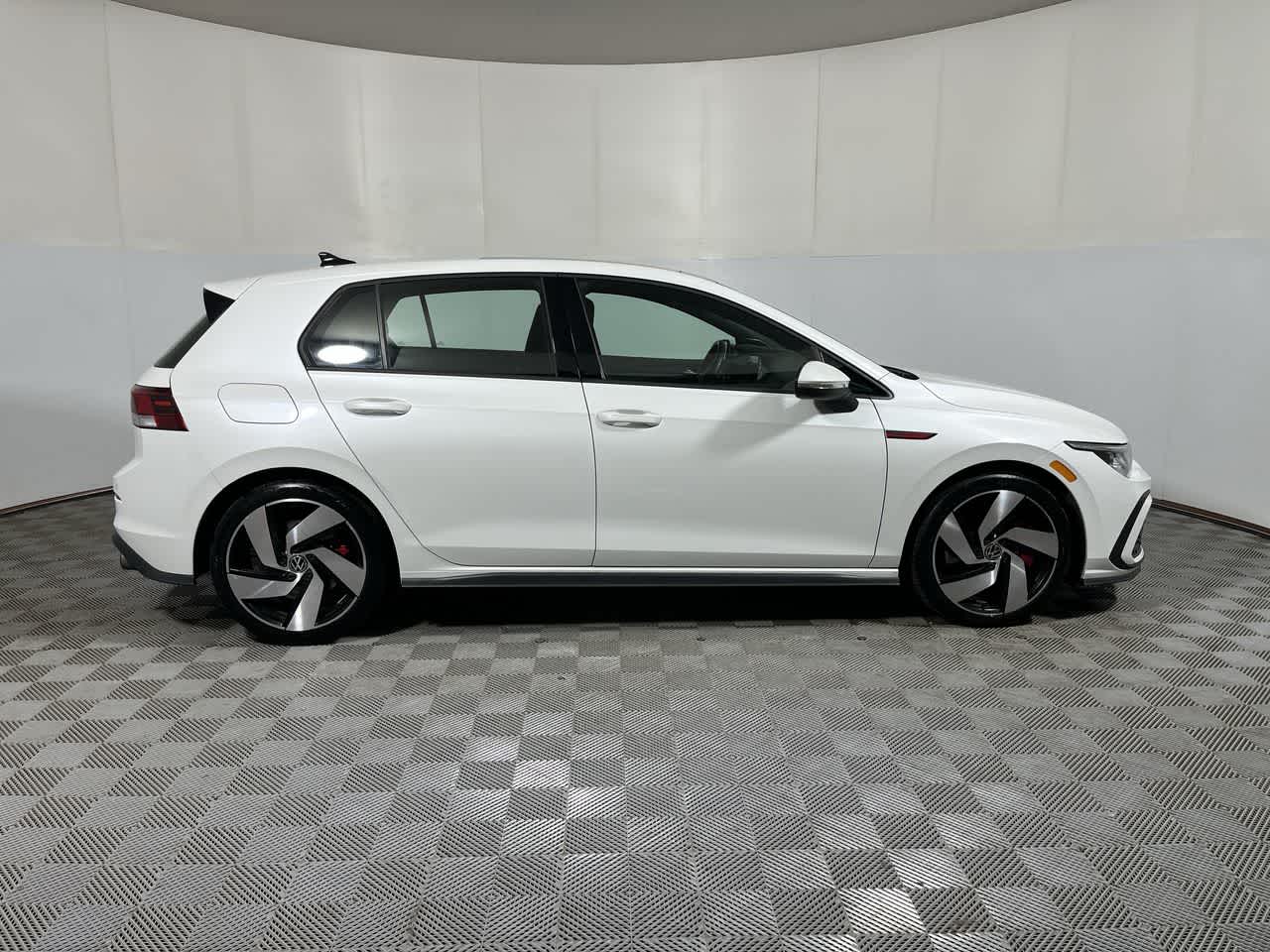 2023 Volkswagen Golf GTI SE