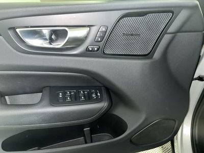 2022 Volvo XC60 Momentum