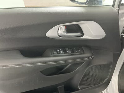 2024 Chrysler Pacifica Touring