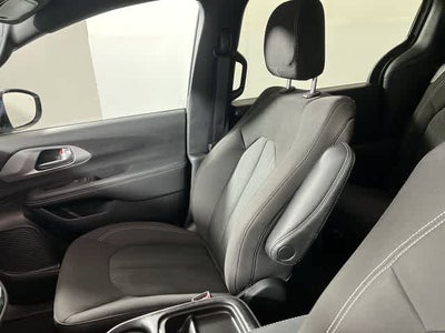 2024 Chrysler Pacifica Touring