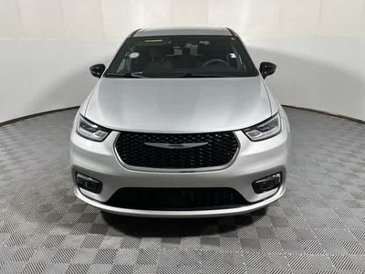 2024 Chrysler Pacifica Touring