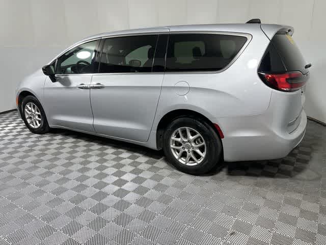 2024 Chrysler Pacifica Touring