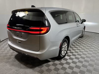 2024 Chrysler Pacifica Touring