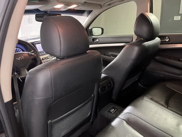 2015 INFINITI Q40 4dr Sdn AWD