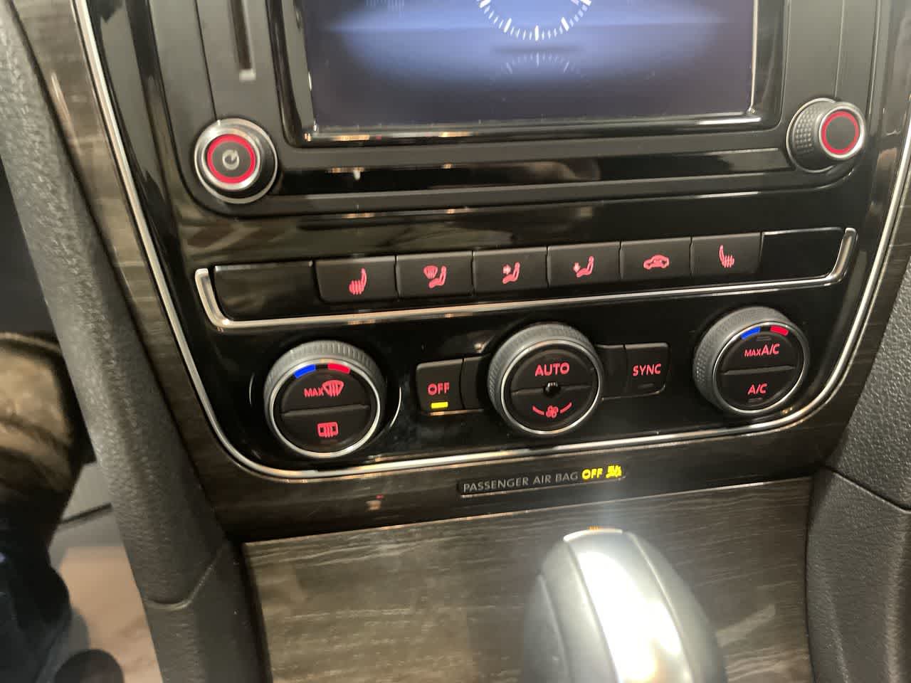 2016 Volkswagen Passat 1.8T SE