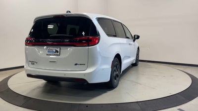2024 Chrysler Pacifica Hybrid S Appearance Pkg
