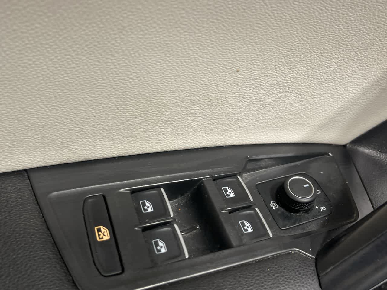 2021 Volkswagen Tiguan SE R-Line Black