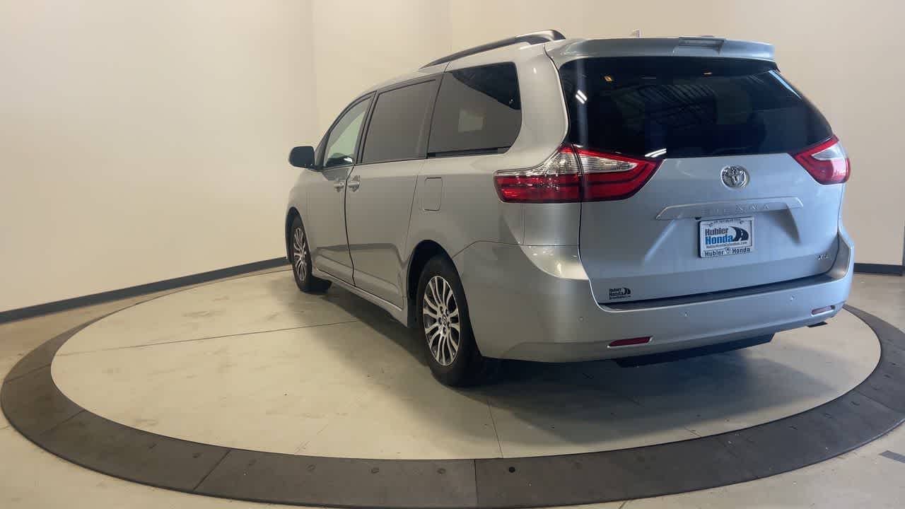 2019 Toyota Sienna XLE