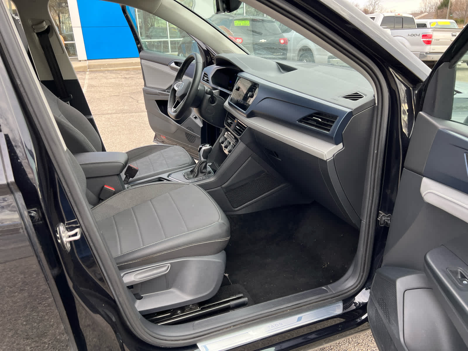 2024 Volkswagen Taos SE