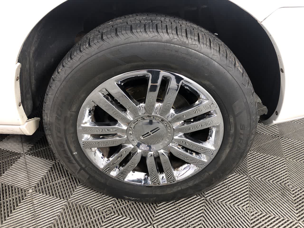 2010 Lincoln Navigator Base