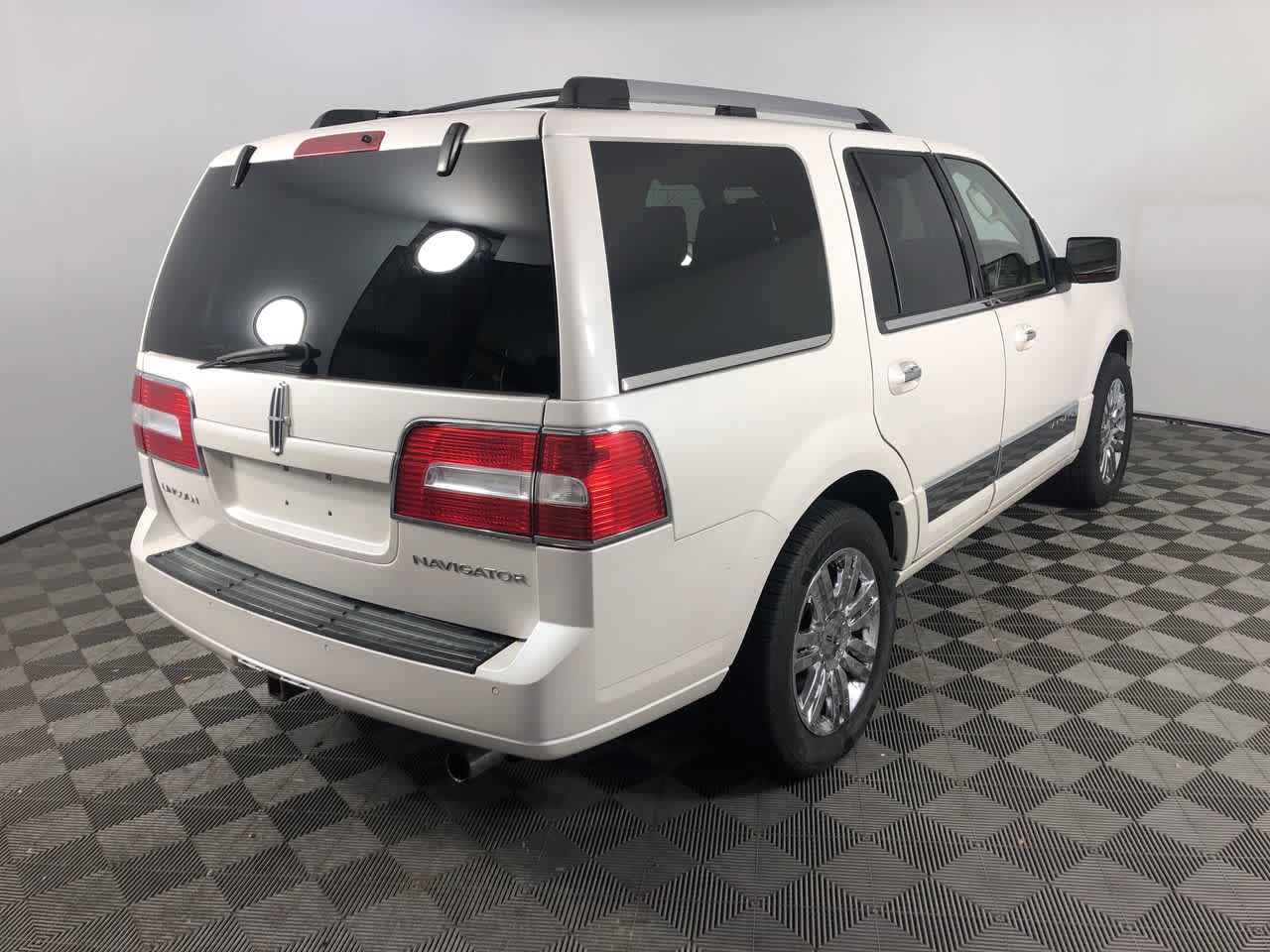2010 Lincoln Navigator Base