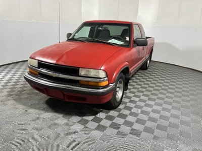 2000 Chevrolet S10 LS