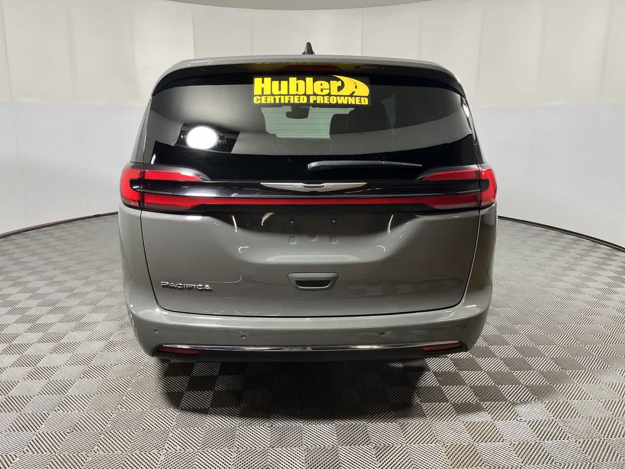 2025 Chrysler Pacifica Select
