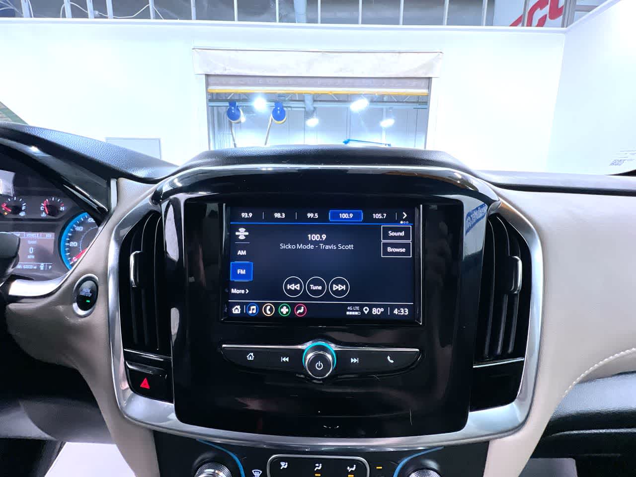 2023 Chevrolet Traverse LS