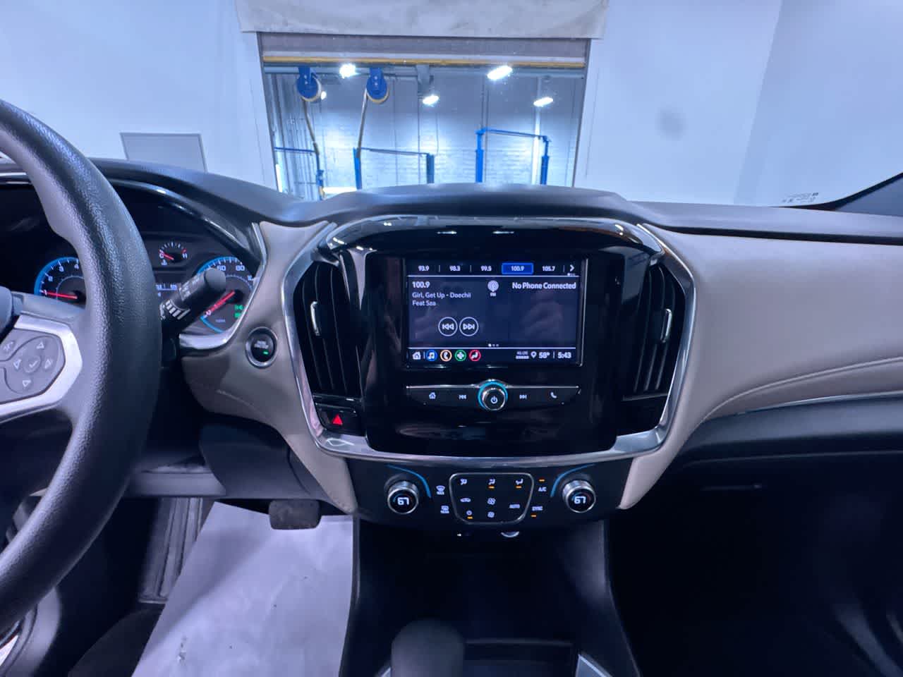 2023 Chevrolet Traverse LS