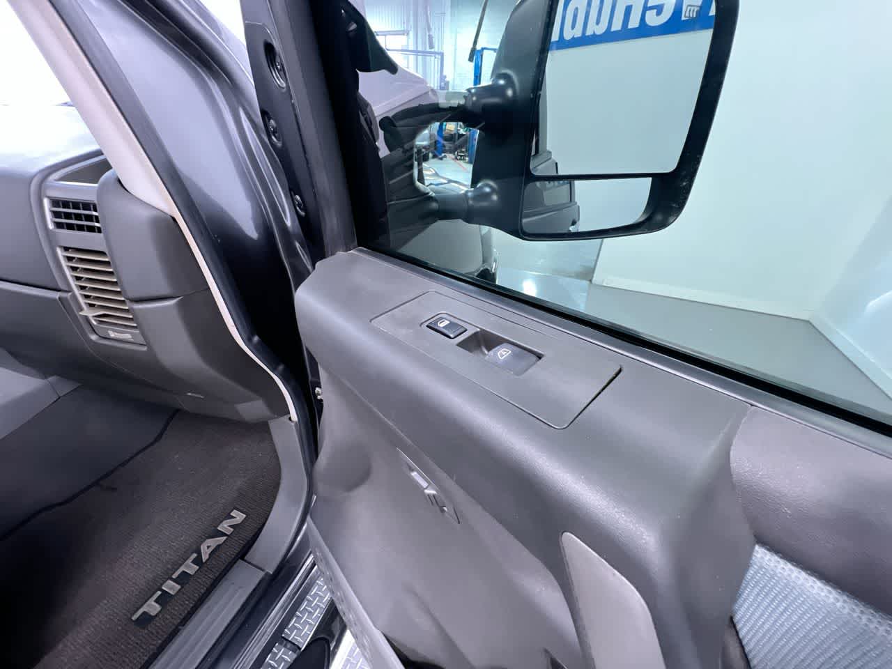 2006 Nissan Titan SE