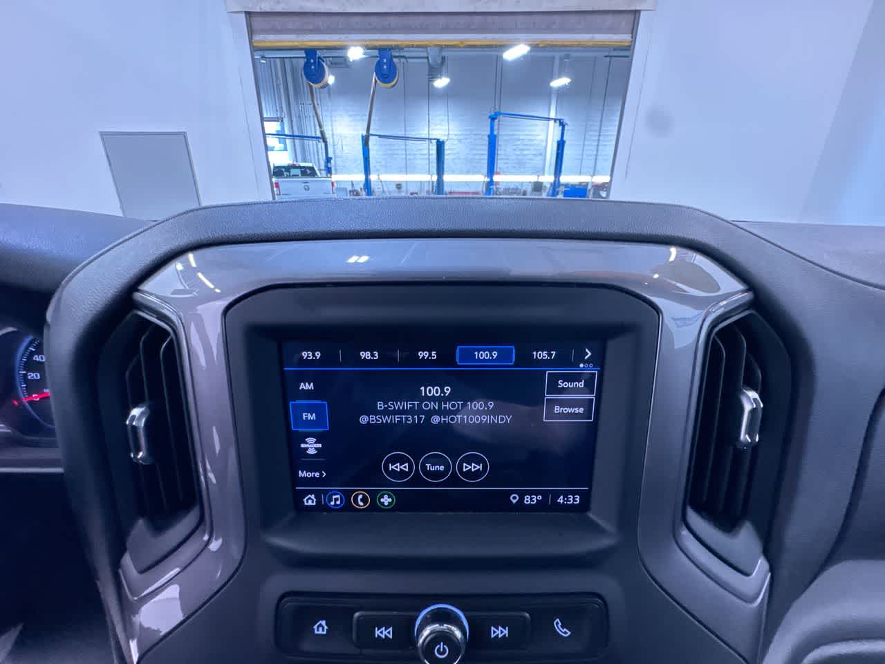 2023 Chevrolet Silverado 1500 Custom