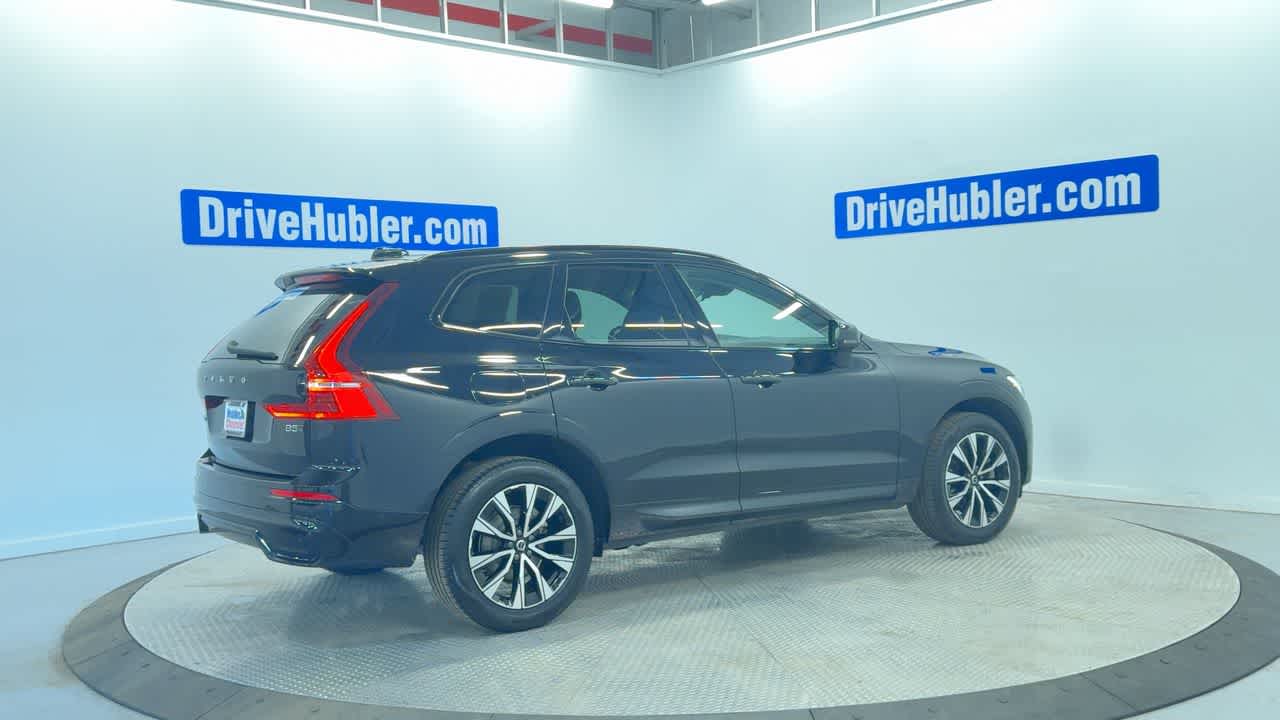2023 Volvo XC60 Plus Dark Theme