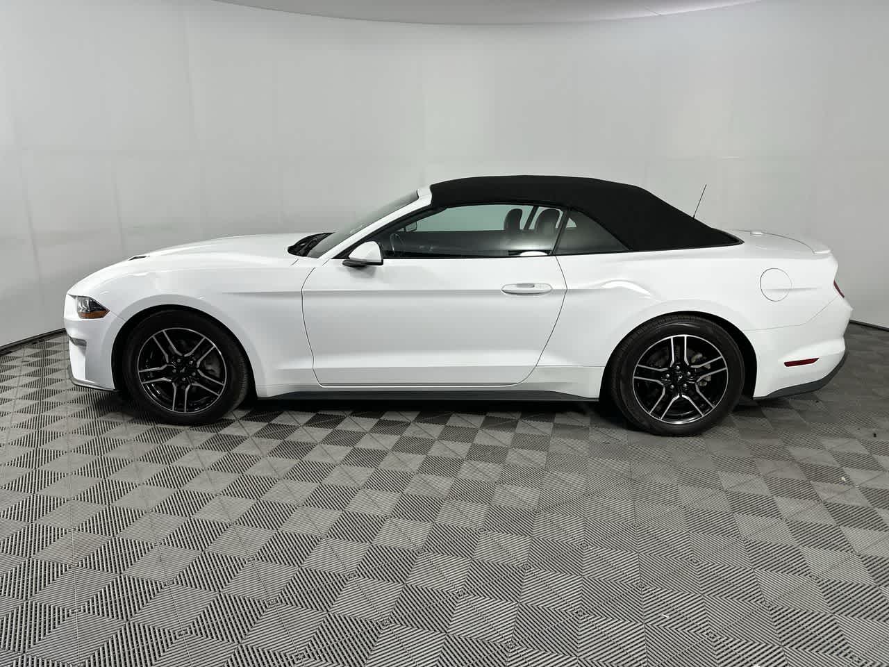 2023 Ford Mustang EcoBoost