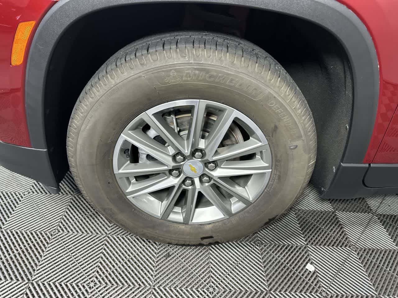 2023 Chevrolet Traverse LT Cloth