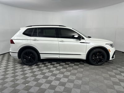 2023 Volkswagen Tiguan SE R-Line Black