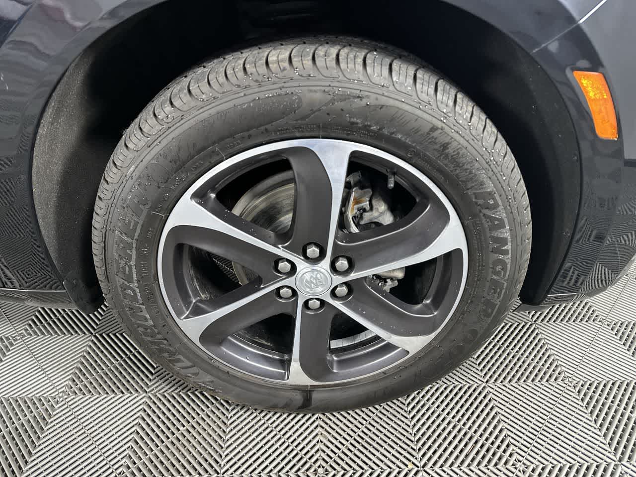 2022 Buick Enclave Essence