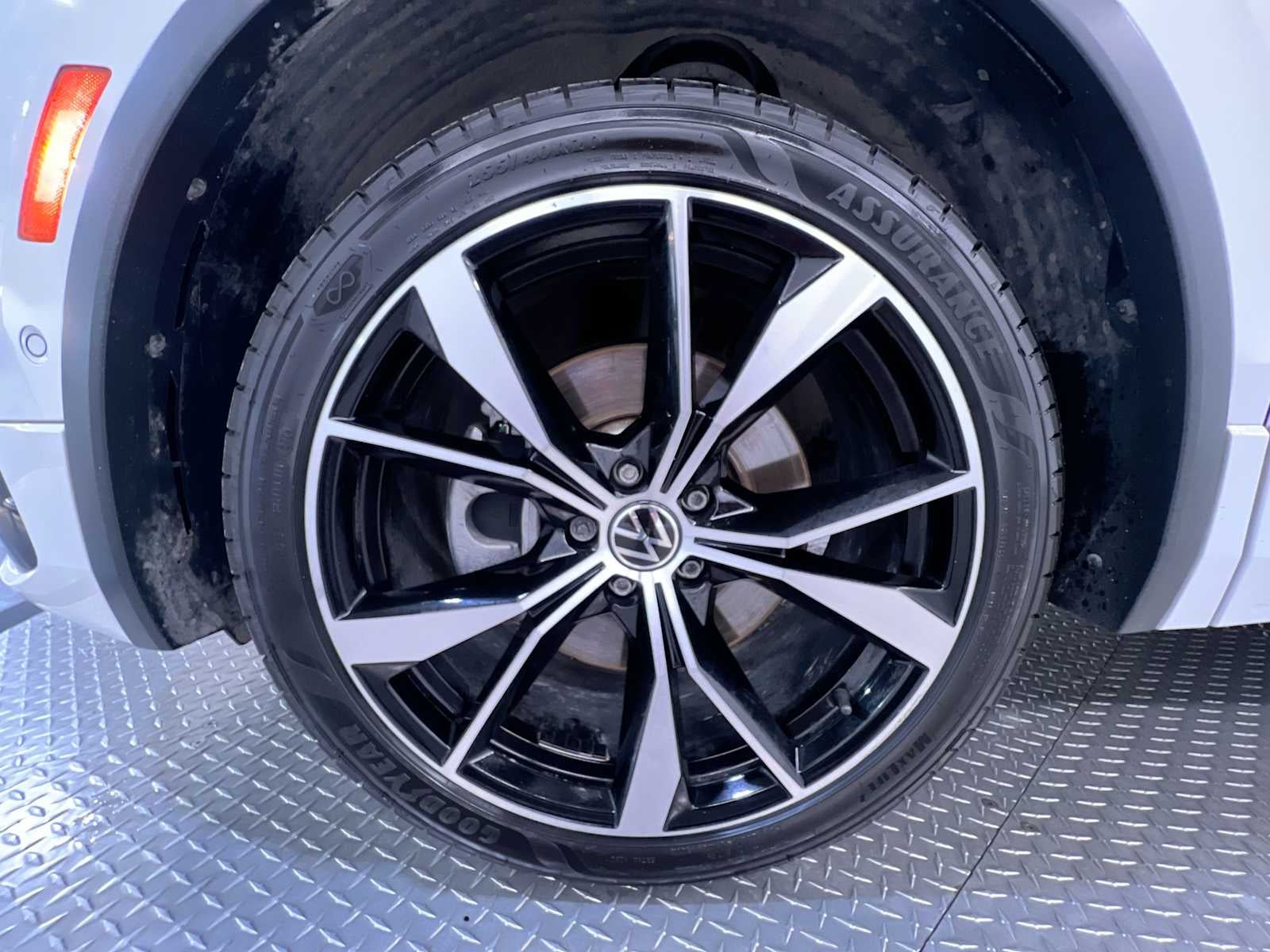 2022 Volkswagen Tiguan SEL R-Line