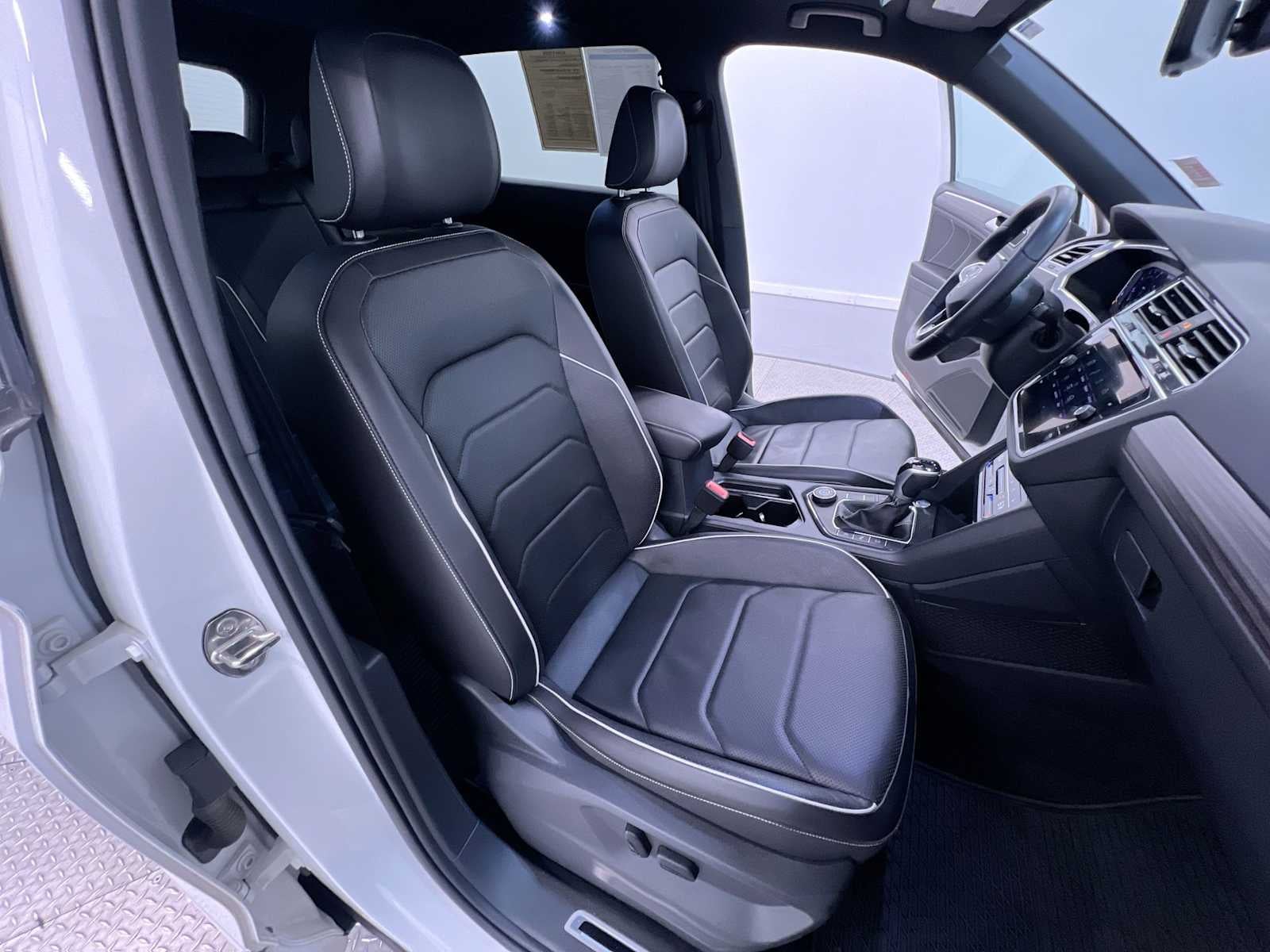 2022 Volkswagen Tiguan SEL R-Line