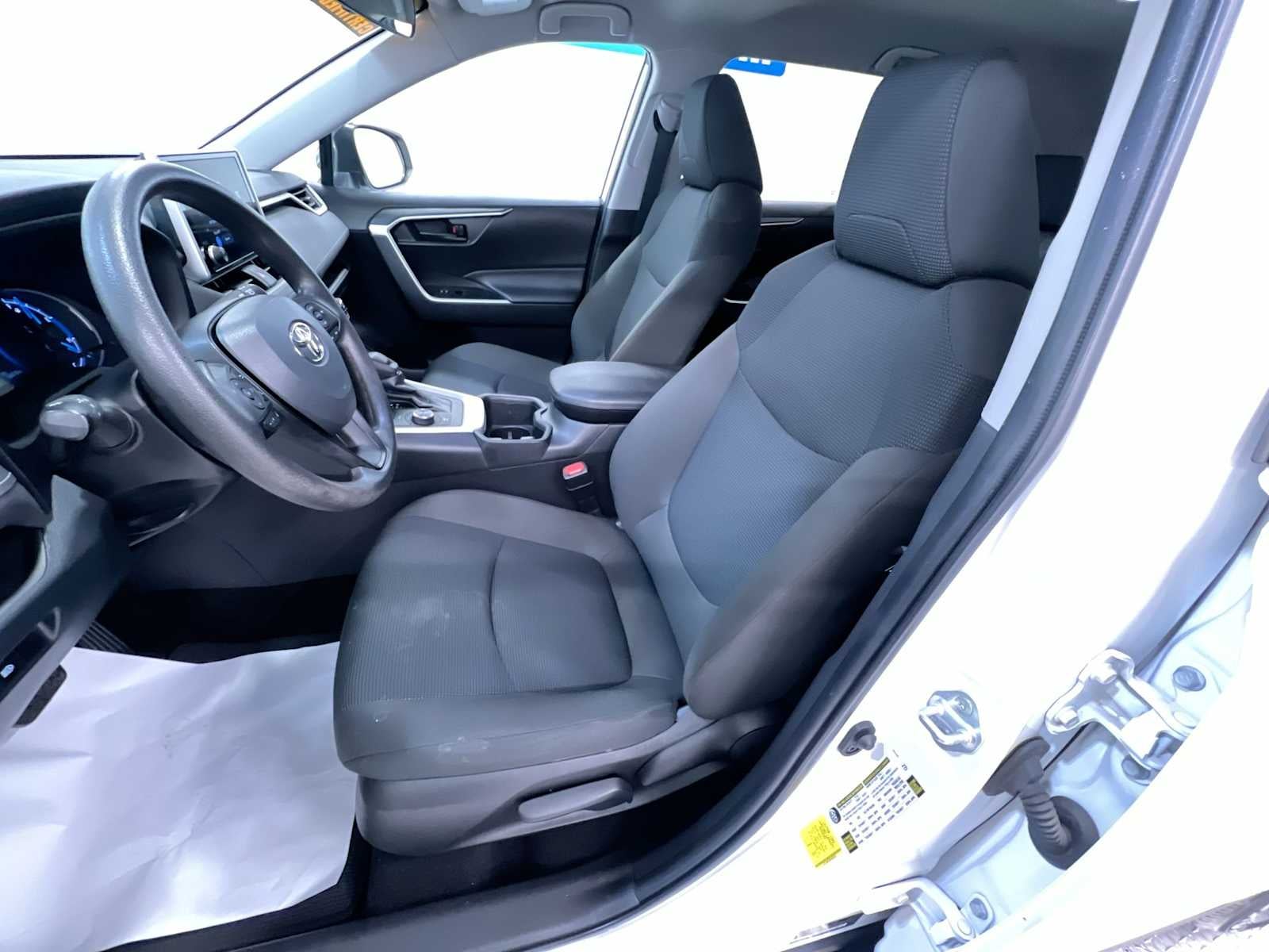 2023 Toyota RAV4 Hybrid LE