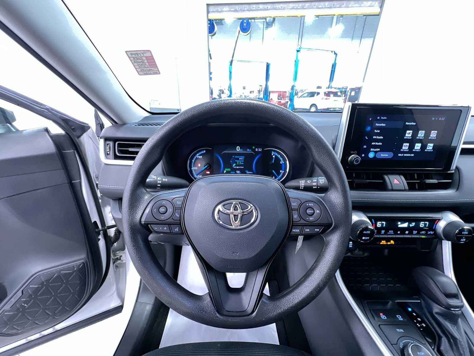 2023 Toyota RAV4 Hybrid LE