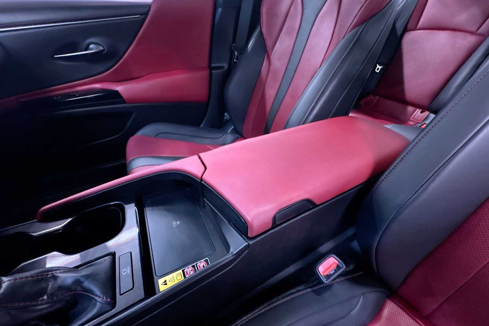 2023 Lexus ES F SPORT Handling