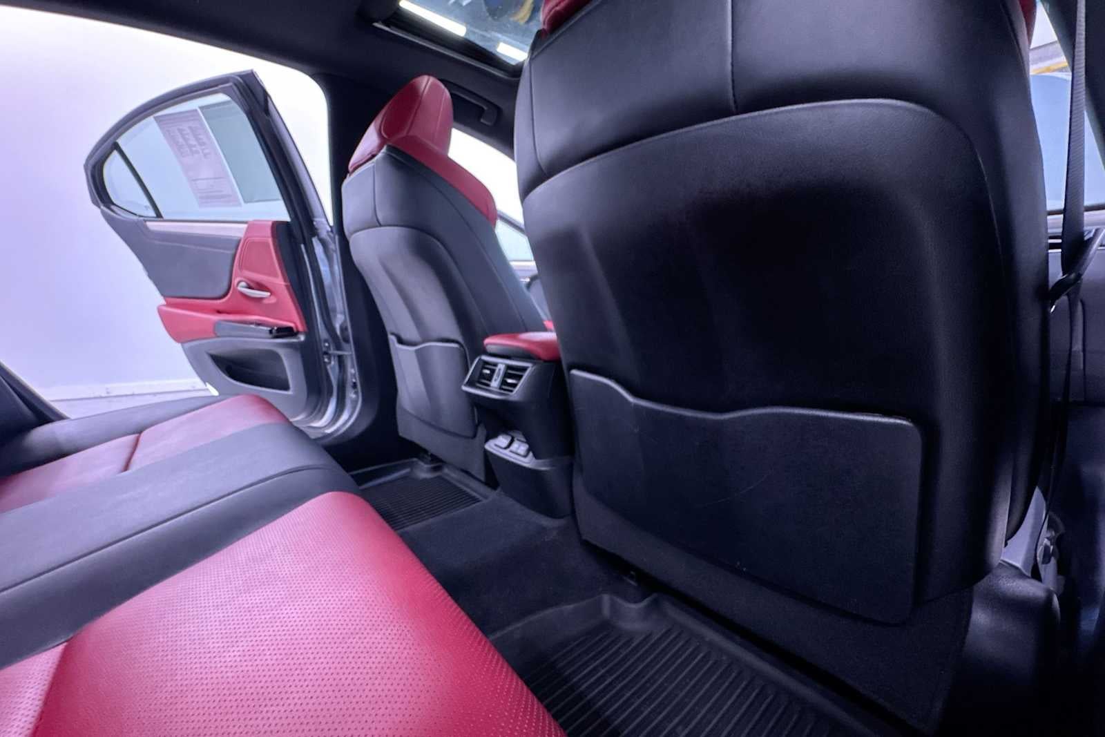 2023 Lexus ES F SPORT Handling