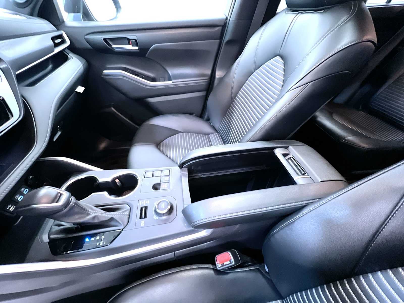 2025 Toyota Highlander XSE