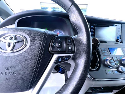 2019 Toyota Sienna XLE