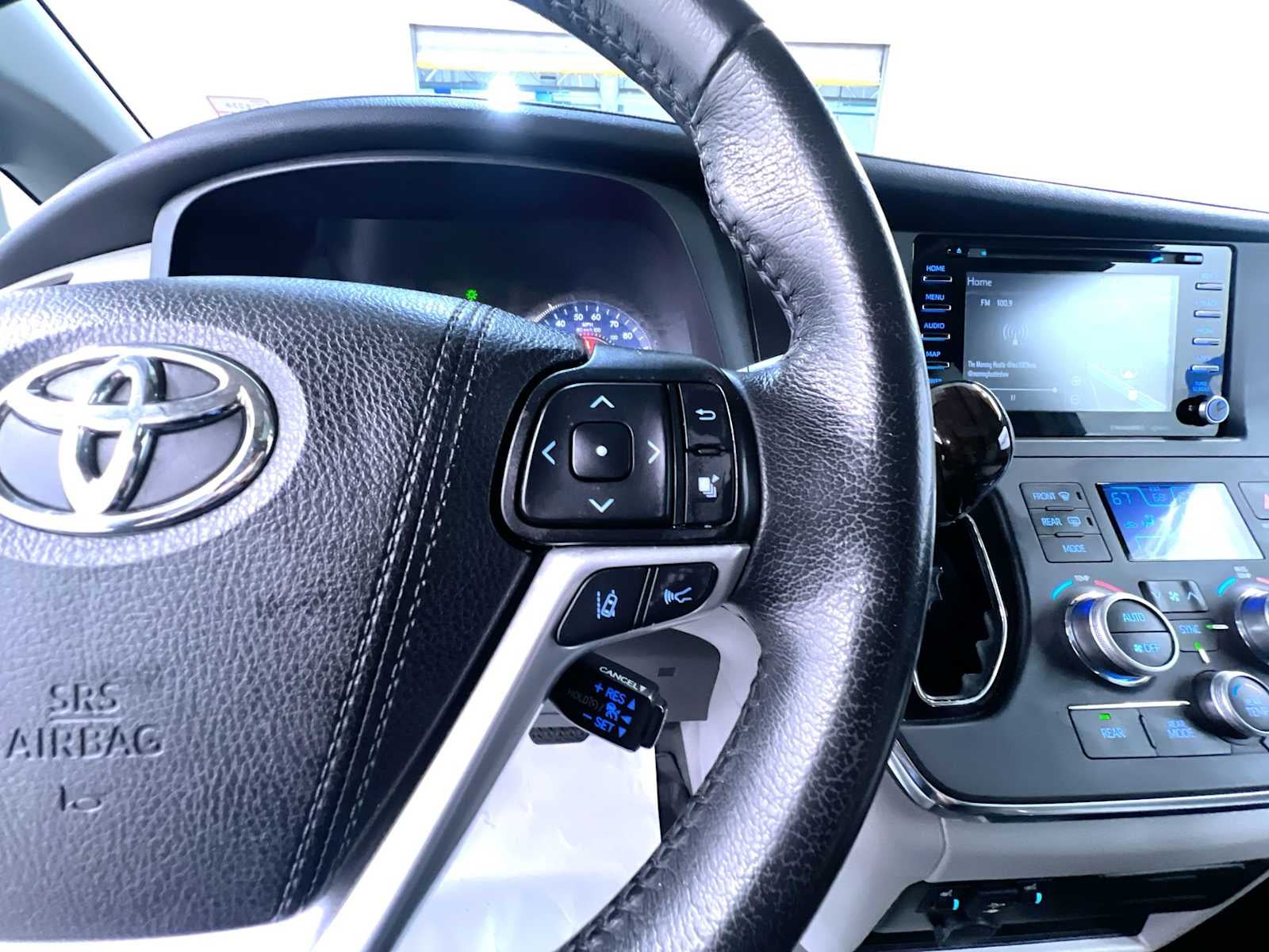 2019 Toyota Sienna XLE