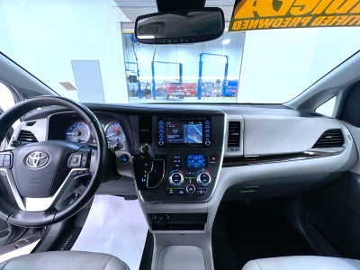2019 Toyota Sienna XLE