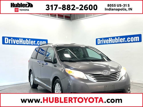 2017 Toyota Sienna XLE Auto Access Seat