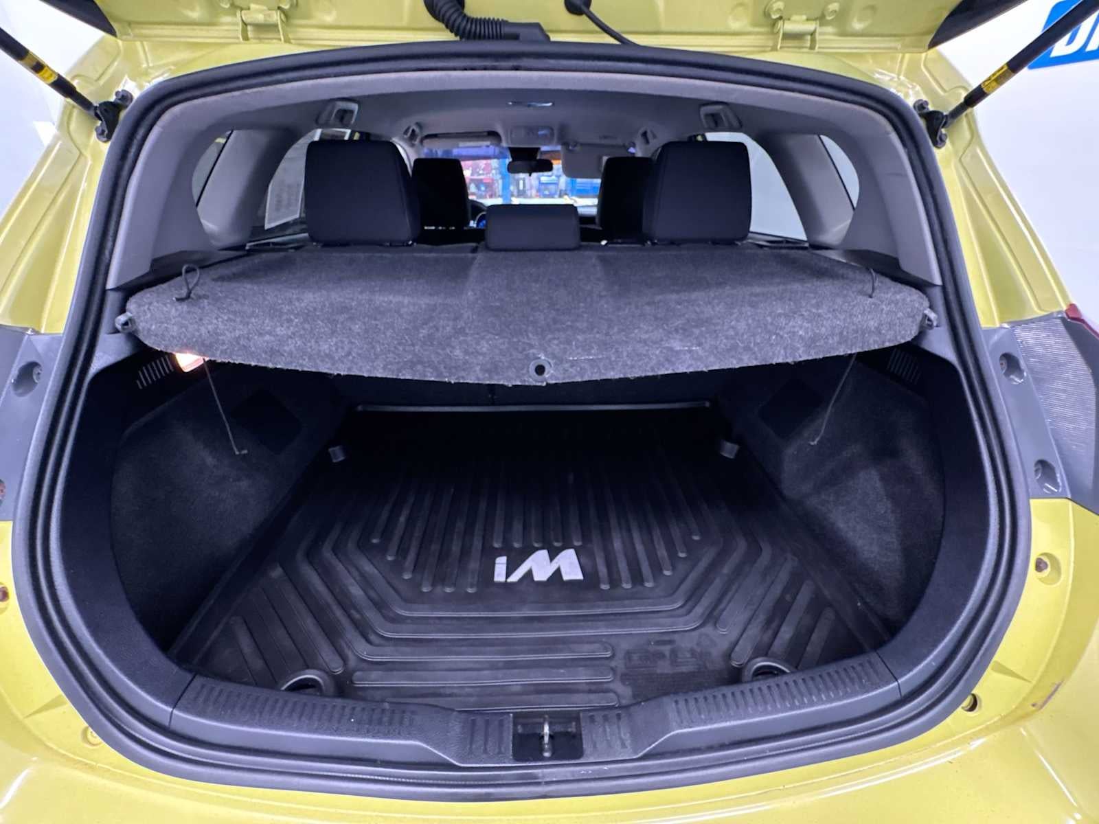 2017 Toyota Corolla iM CVT (Natl)