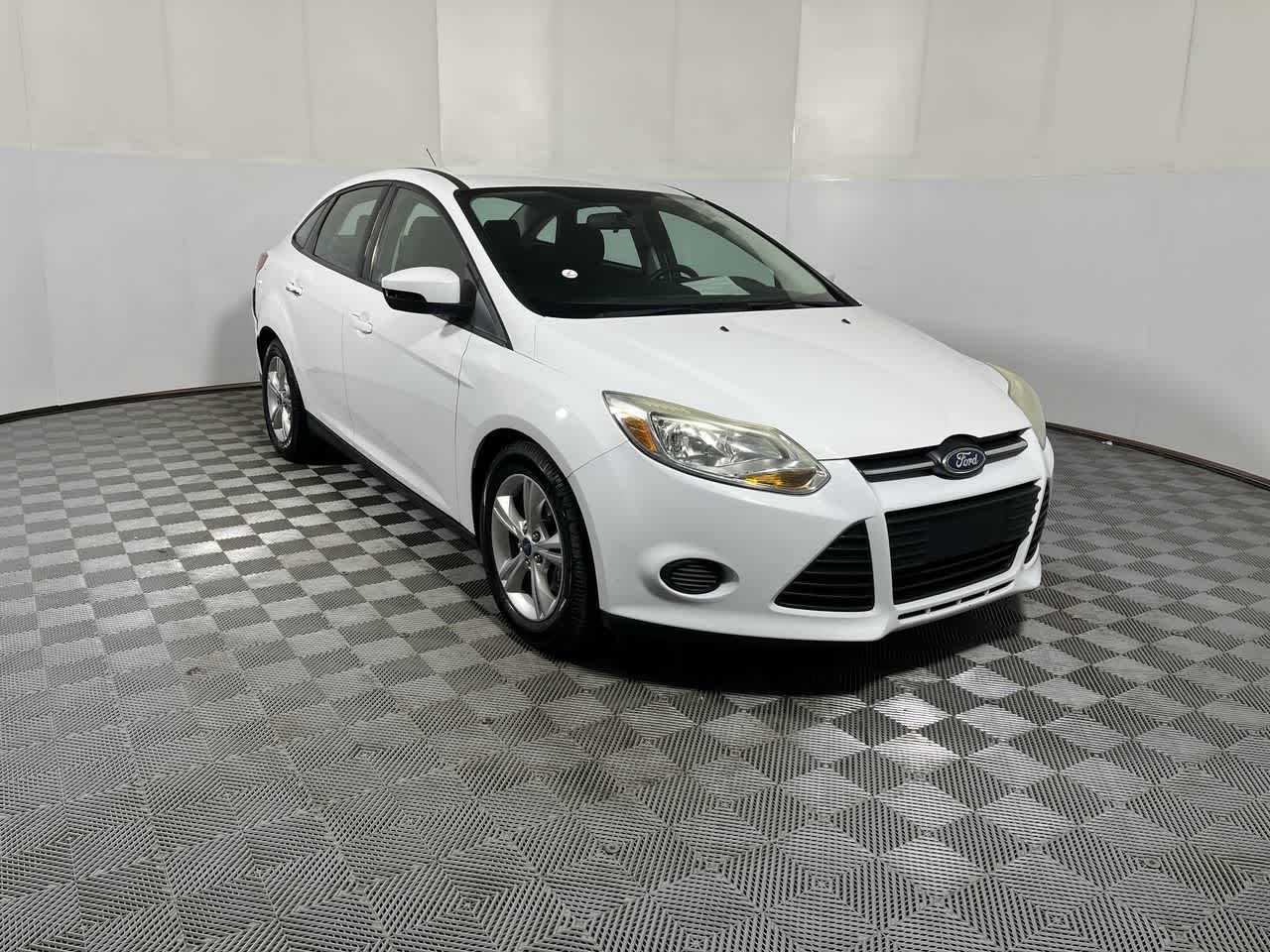 Used 2013 Ford Focus SE with VIN 1FADP3F28DL261491 for sale in Greenwood, IN