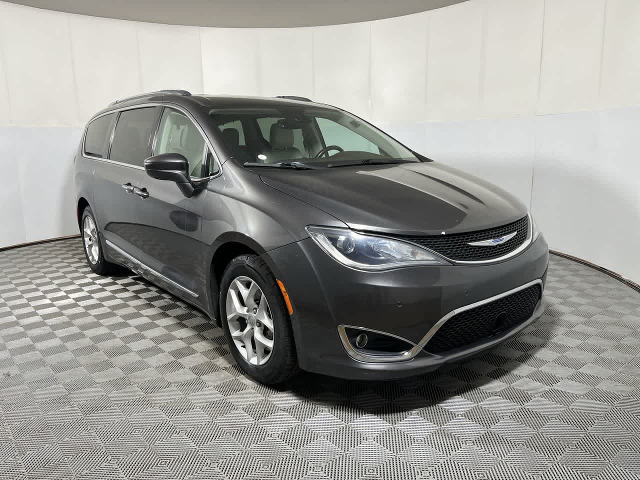 2C4RC1EG6KR617261