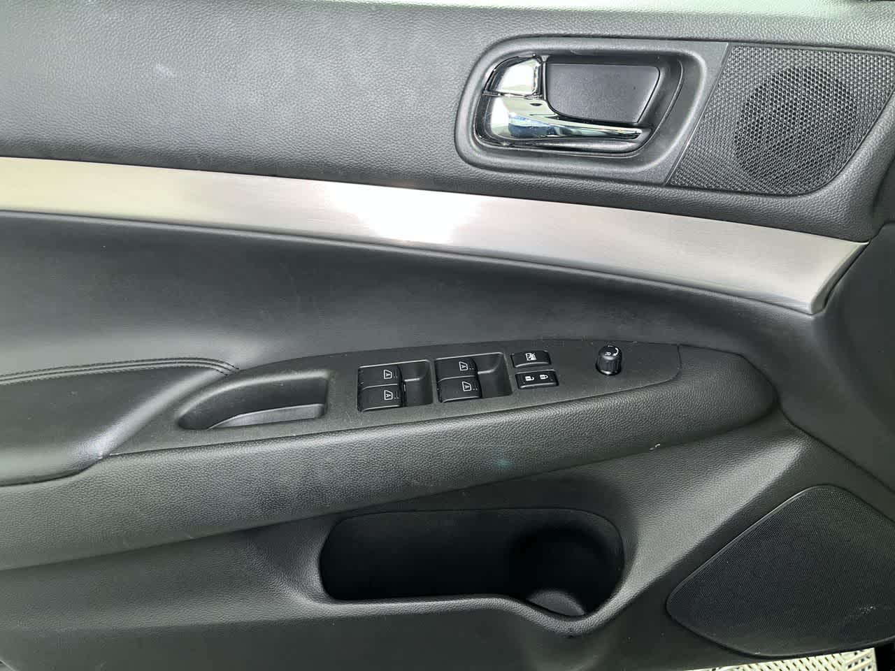 2015 INFINITI Q40 4dr Sdn AWD