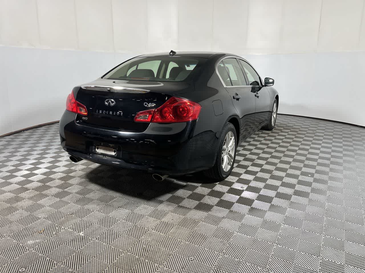 2015 INFINITI Q40 4dr Sdn AWD