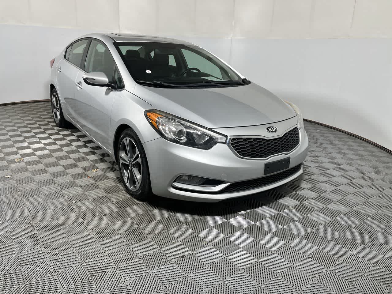 Used 2016 Kia Forte EX with VIN KNAFZ4A85G5615813 for sale in Greenwood, IN