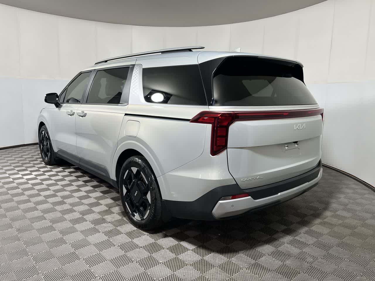2025 Kia Carnival EX