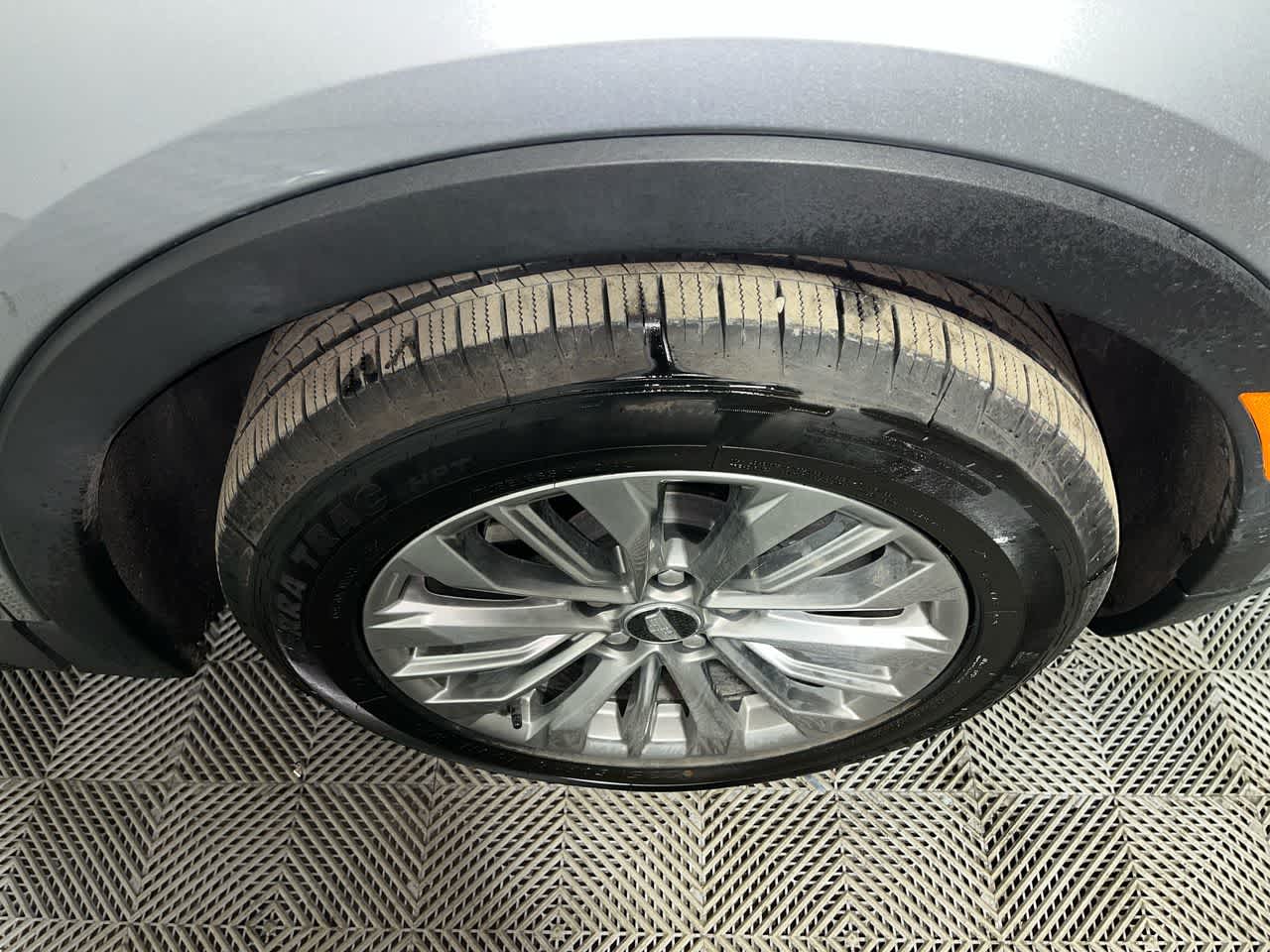 2025 Cadillac XT4 FWD Premium Luxury