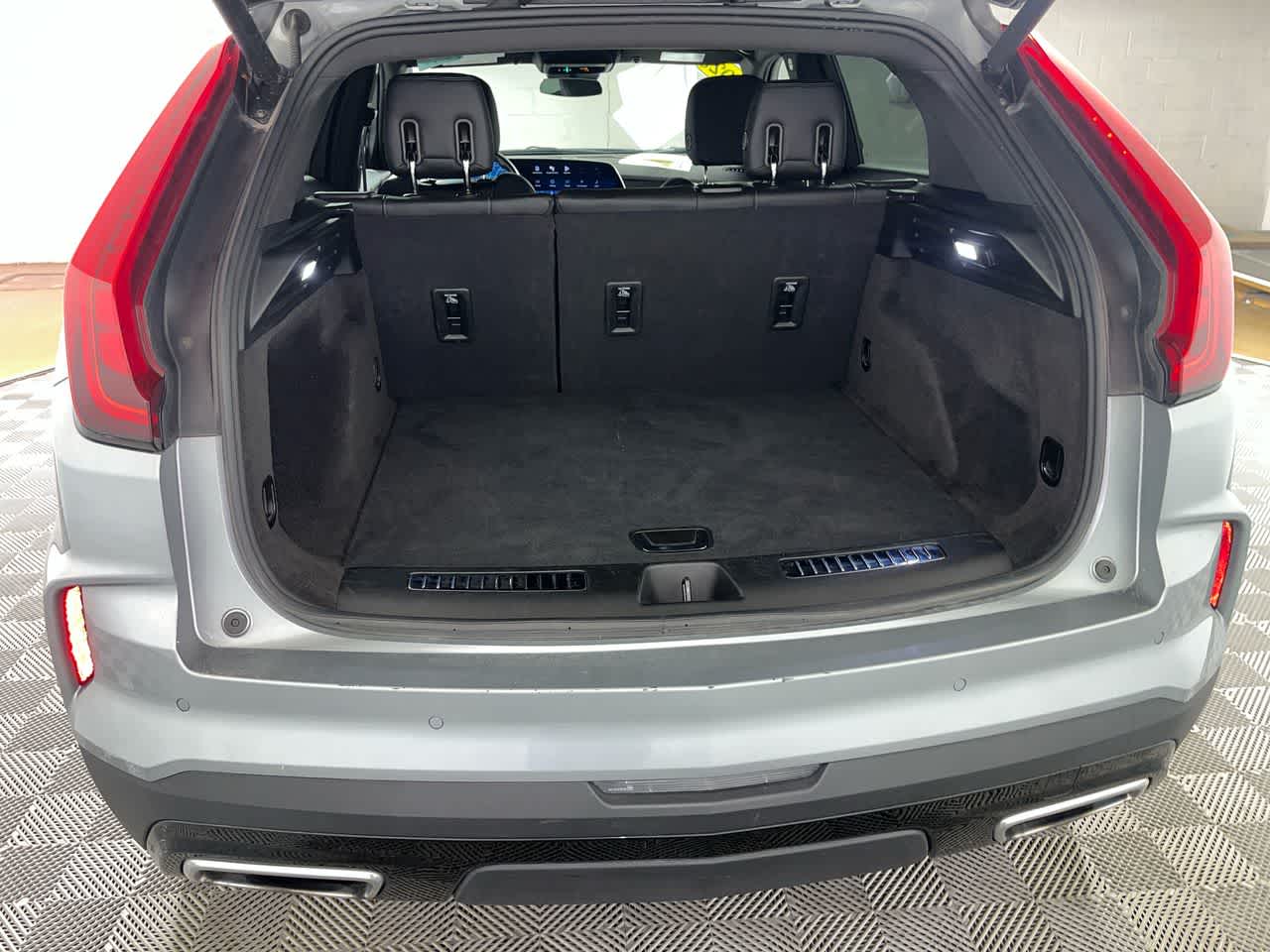 2025 Cadillac XT4 FWD Premium Luxury