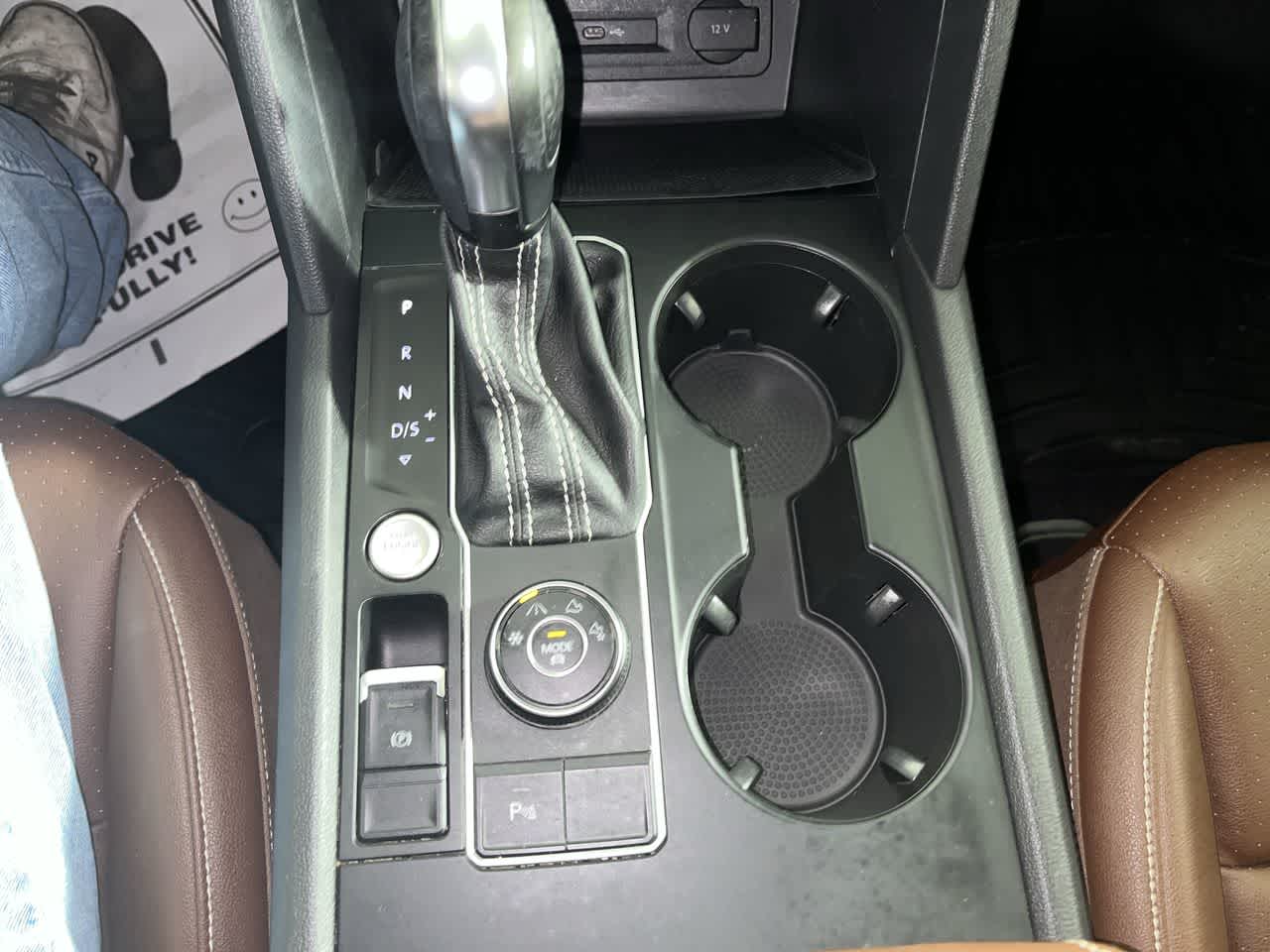 2021 Volkswagen Atlas 3.6L V6 SE w/Technology R-Line