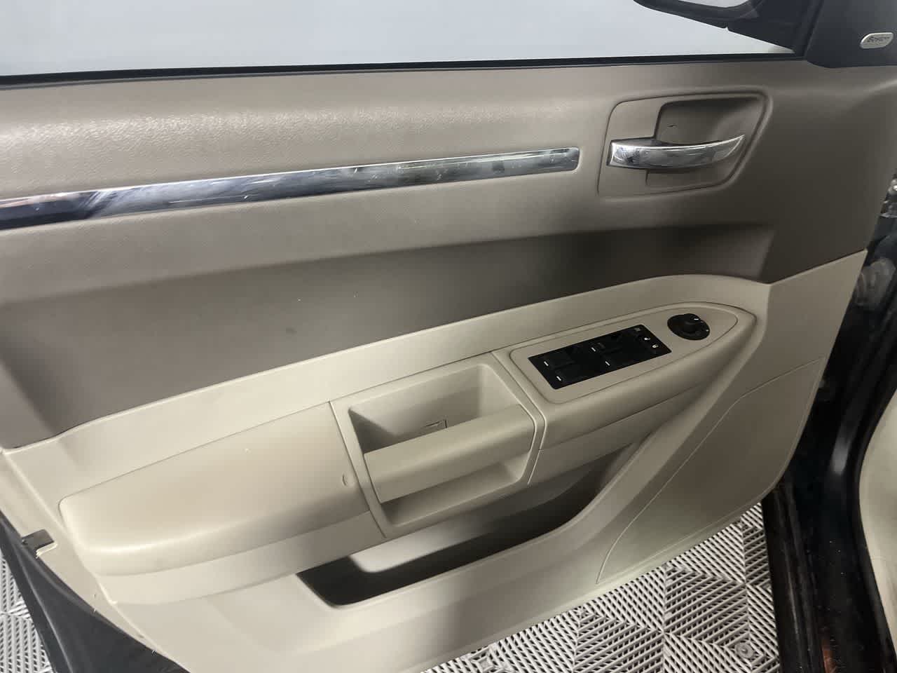 2010 Chrysler 300 Touring